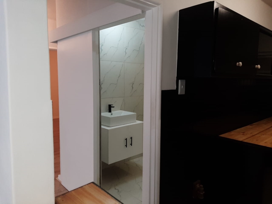 2 Bedroom Property for Sale in Mouille Point Western Cape